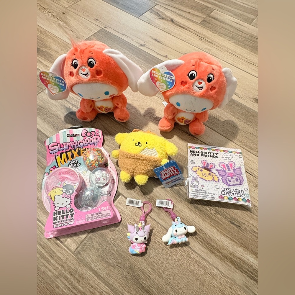 NWT Hello Kitty 7 piece bundle set